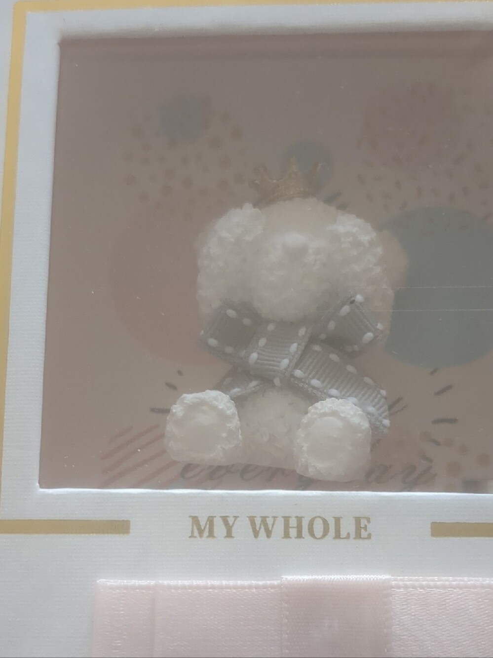 A cute car air freshener perfume clip. Crown Bear